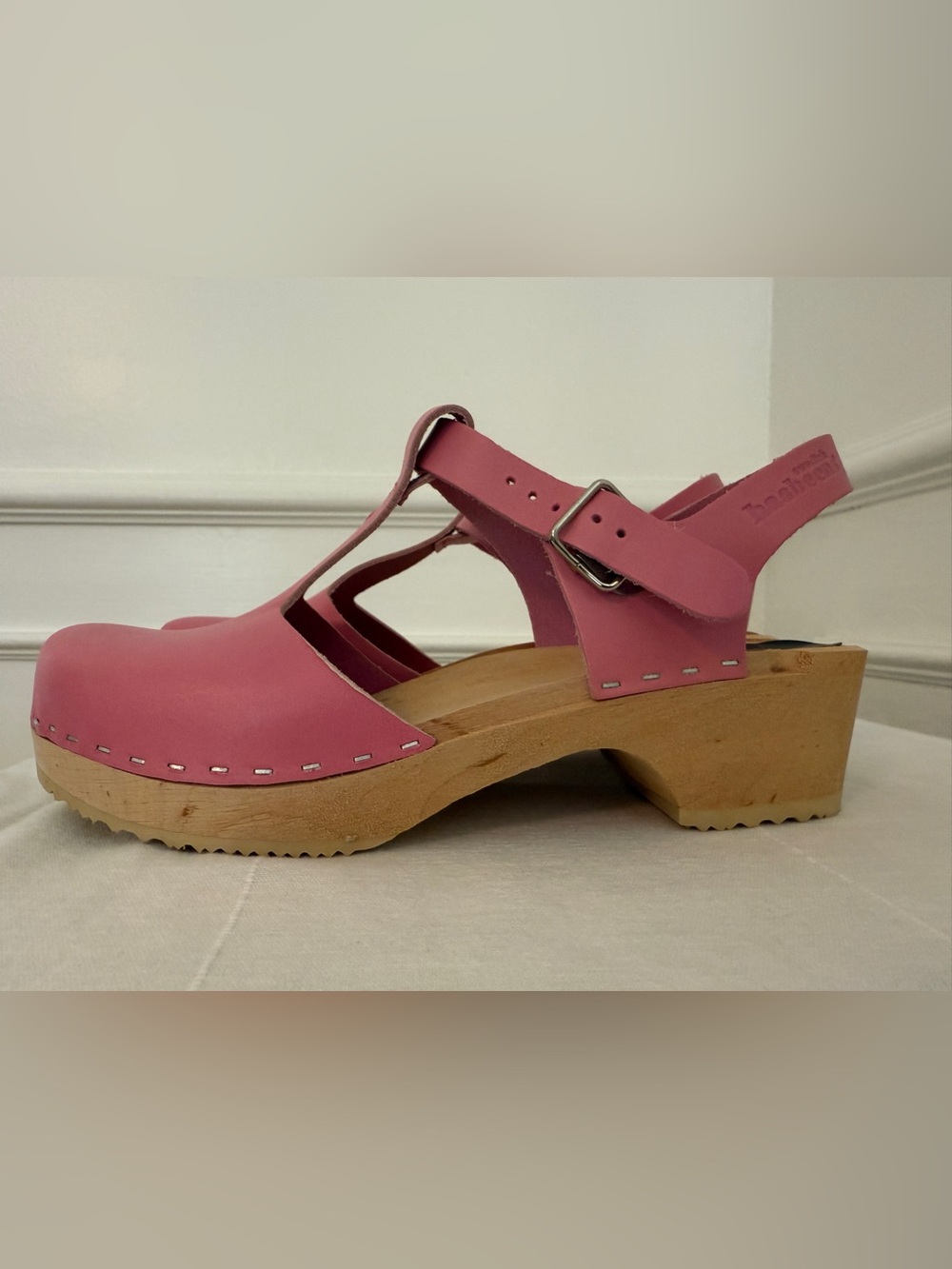 Swedish Hasbeens Pink Leather T-Strap Clog Sandal size 39
